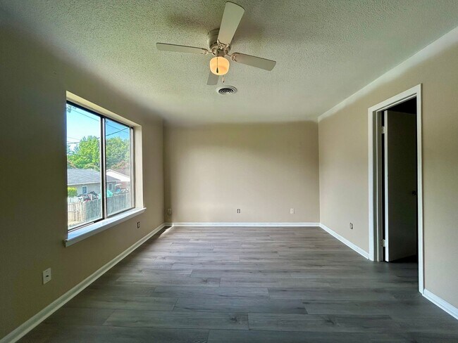 Building Photo - 509 Chownings Dr