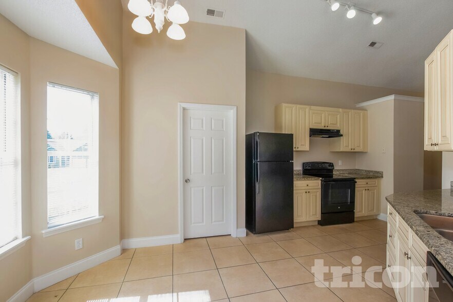 Building Photo - 3226 Twin Falls Ln