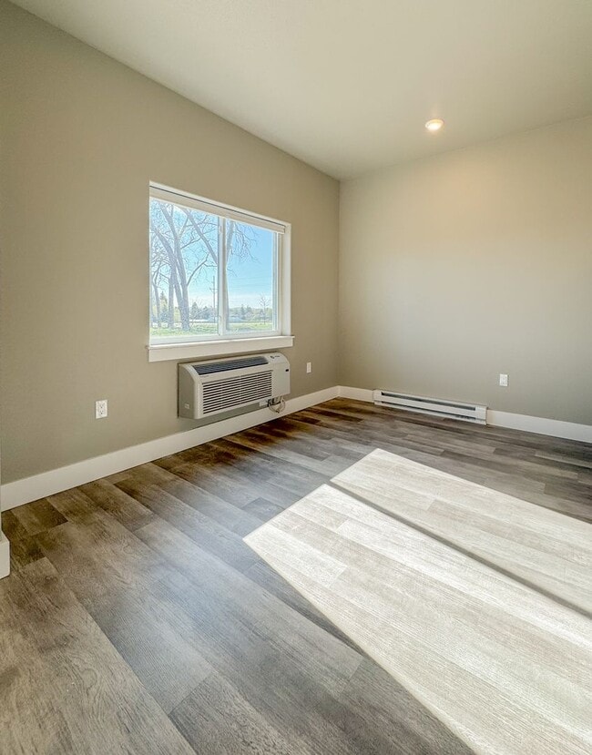 Building Photo - Pet Friendly 2 bed/ 2 bath unit at Soldier...