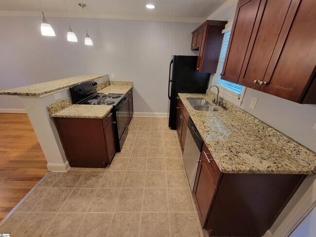 Building Photo - 409 Pinckney St