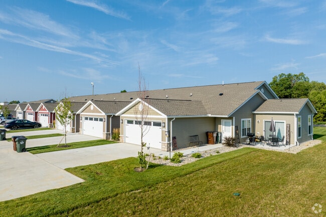 Building Photo - Redwood Fairborn