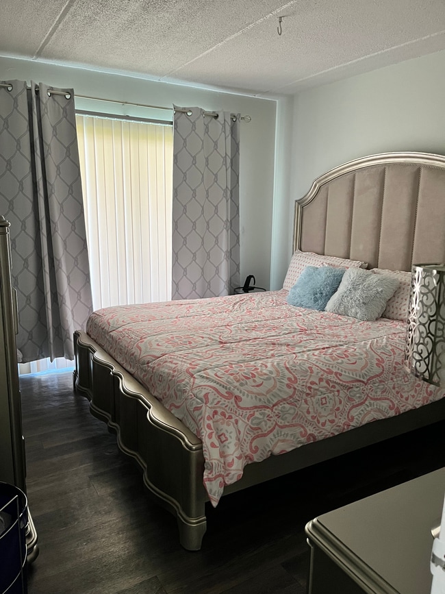 Building Photo - 4500 N Flagler Dr