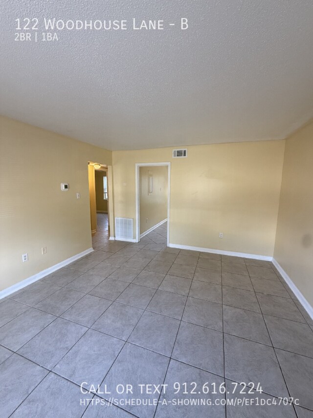 Building Photo - 122 Woodhouse Ln