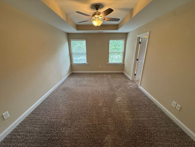 Building Photo - Spacious Durham Townhome Minutes from RTP ...