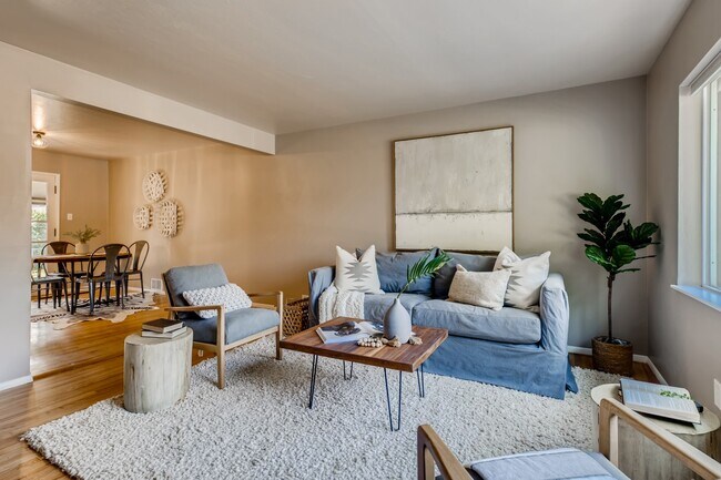 Building Photo - 6047 Independence St