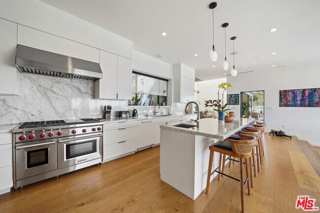 Building Photo - 8242 Hillside Ave