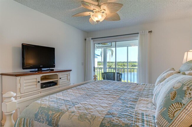 Building Photo - 923 Sandpiper Cir