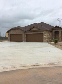 Building Photo - LUXURY TOWNHOME LOCATED IN PECAN PARK, BASTROP, TEXAS!