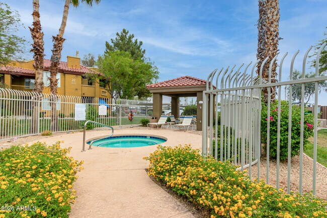 Building Photo - 2929 W Yorkshire Dr