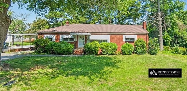 Primary Photo - Charming 3 Bed 2 Bath Room Home In Salisbu...