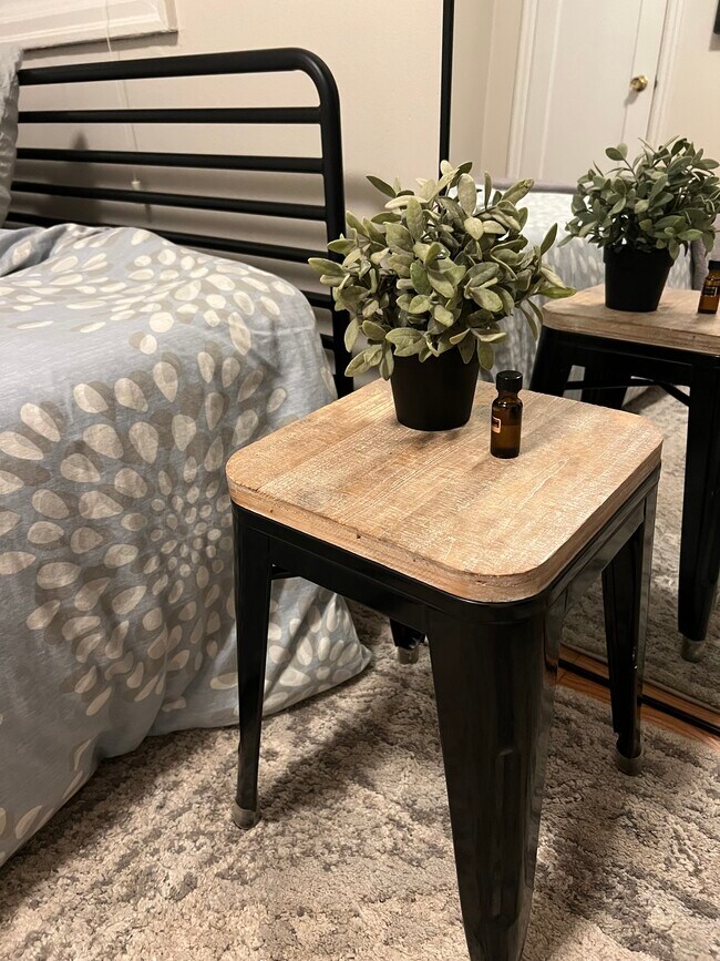 Building Photo - 1823 N Watts St