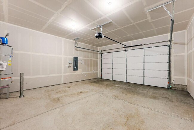 Building Photo - Modern 4-Bedroom Yelm Home with Covered Patio, Outdoor Fireplace & Office/Flex Space!
