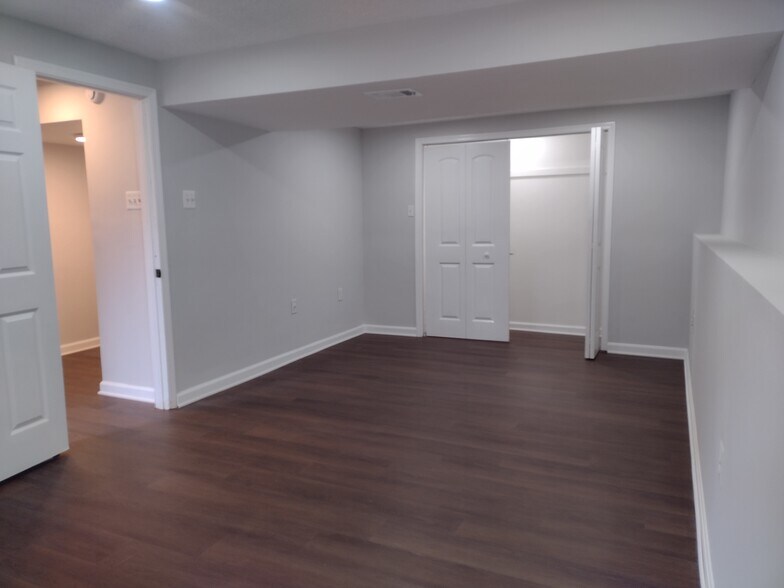 Building Photo - 6481 Barchink Pl