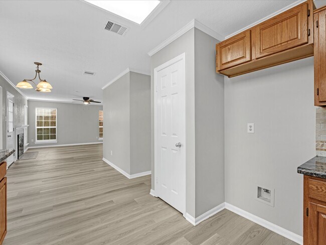 Building Photo - 4241 Mountain Peak Way