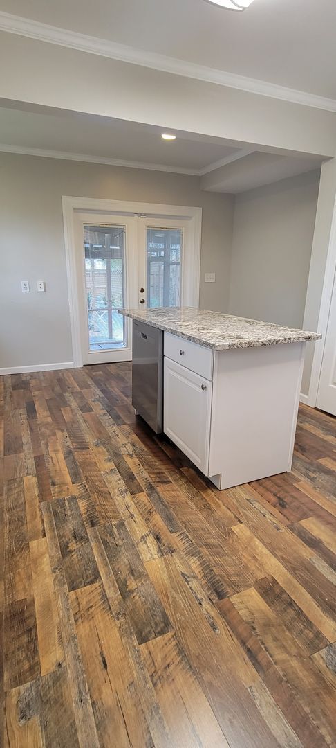 Building Photo - 2 BEDROOM 2 BATH HOME -ST. PETERSBURG - MO...