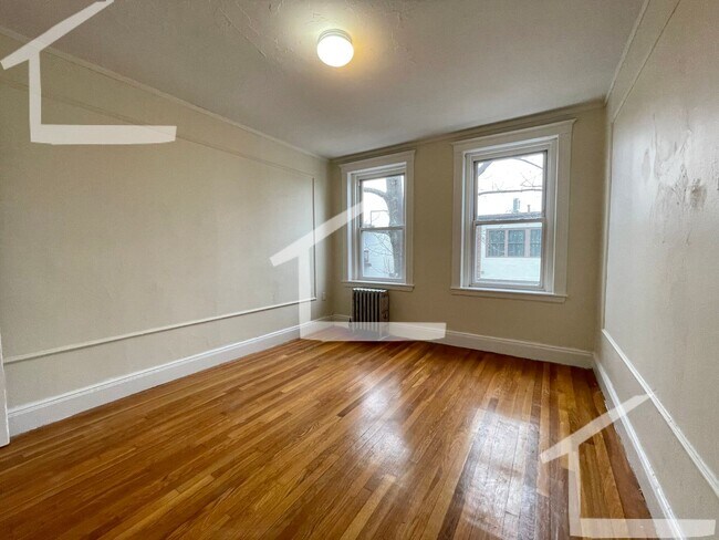 Building Photo - 8 Vinal St