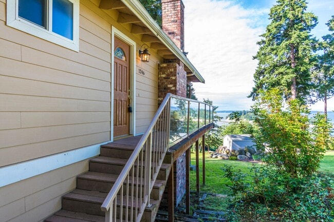 Building Photo - Beautiful Home in Polnell Shores