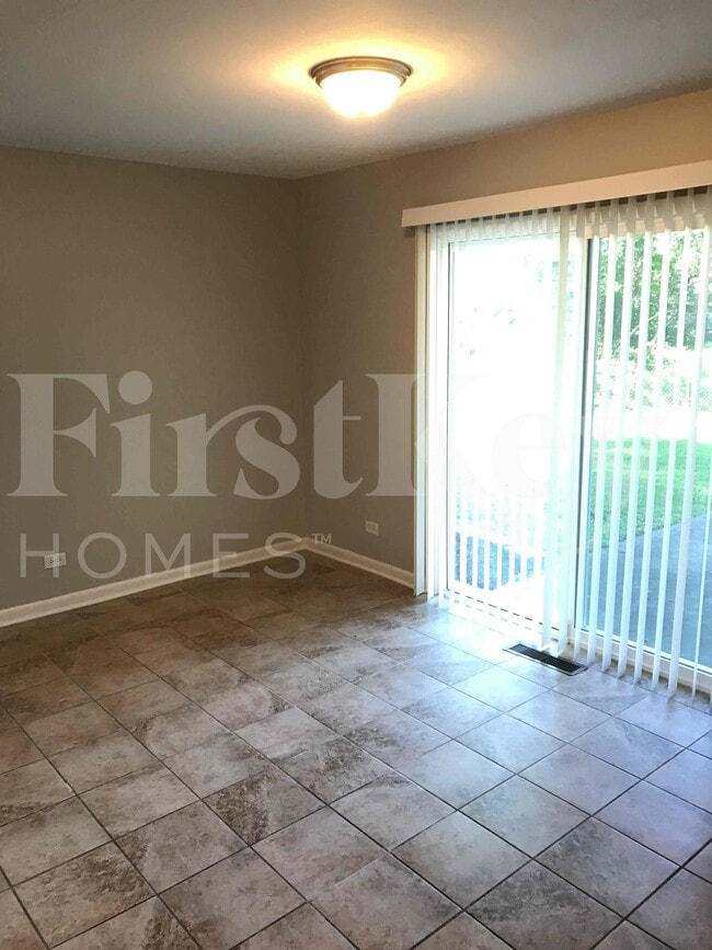 Building Photo - 17621 Grandview Dr