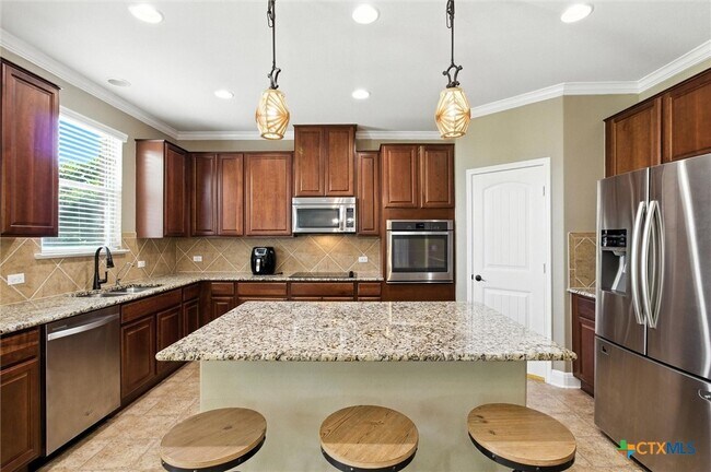 Building Photo - 319 Hunters Hill Dr