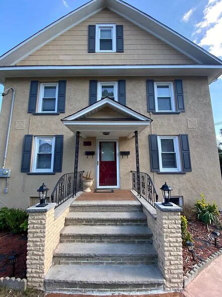 Building Photo - 320 Livingston St