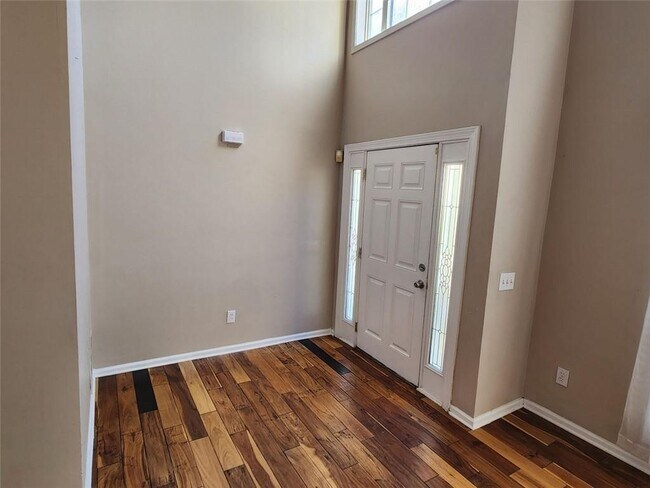 Building Photo - 335 Jon Jeff Dr NW