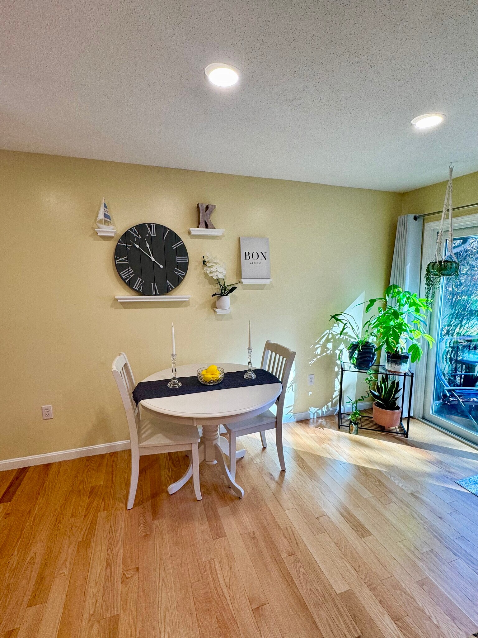 Building Photo - 275 Donohue Rd