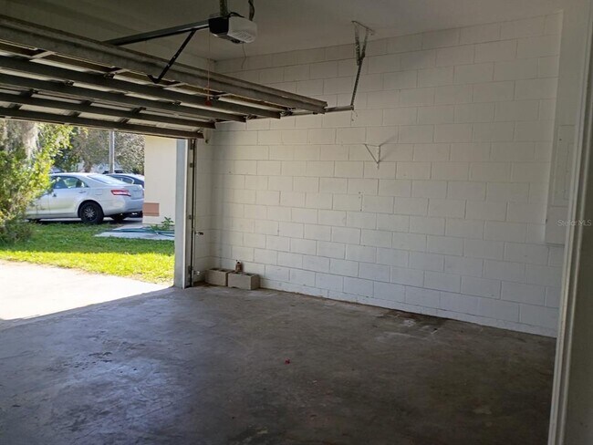 Building Photo - 829 Blanc Ct