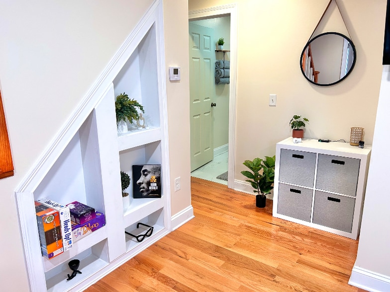 Building Photo - 2628 Hiawatha St