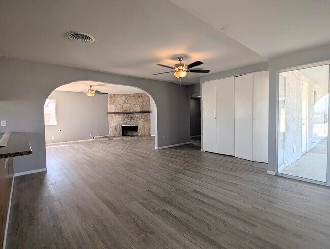 Building Photo - 2373 Oahu Ln