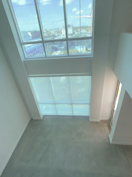 Building Photo - Cynergi Lofts at Wynwood
