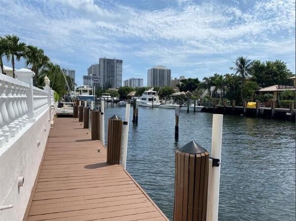 Building Photo - 3116 NE 42nd Ct