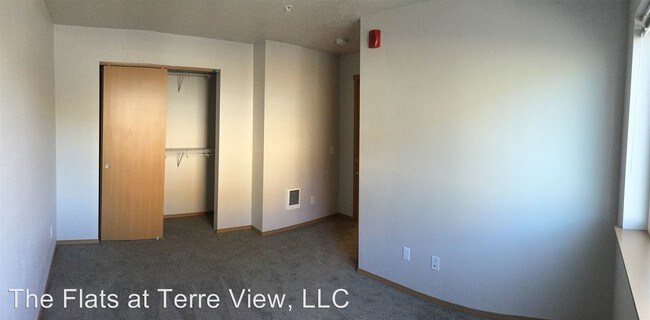 Building Photo - 1880 NE Terre View Dr