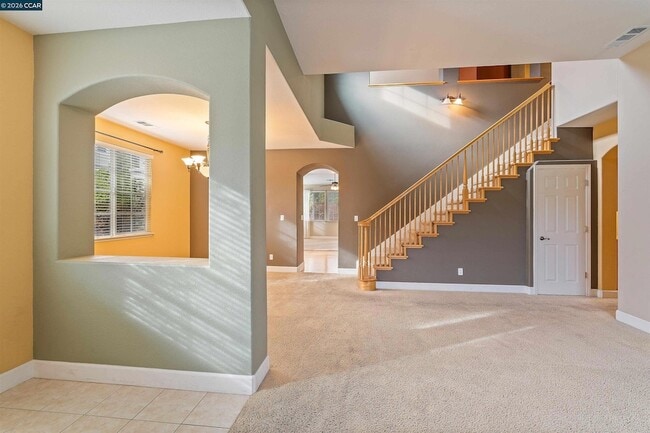 Building Photo - 350 Caroni St