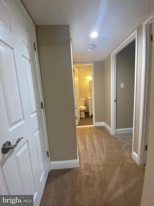 Building Photo - 7212 Donnell Pl