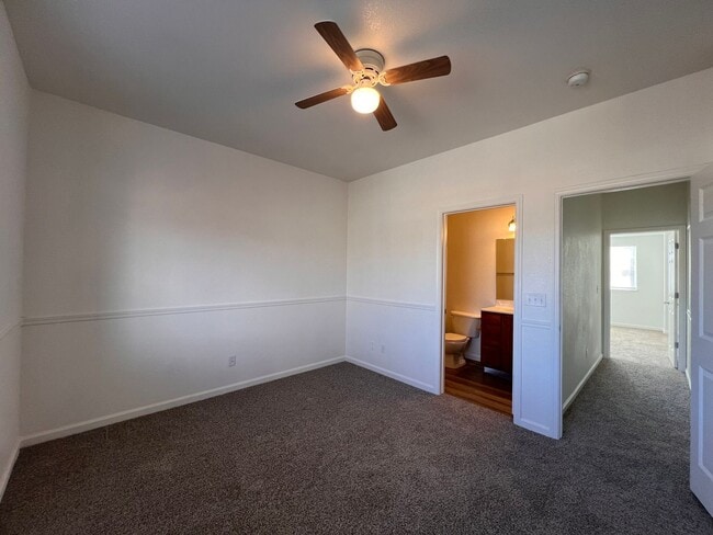 Building Photo - Updated Condo in North Reno