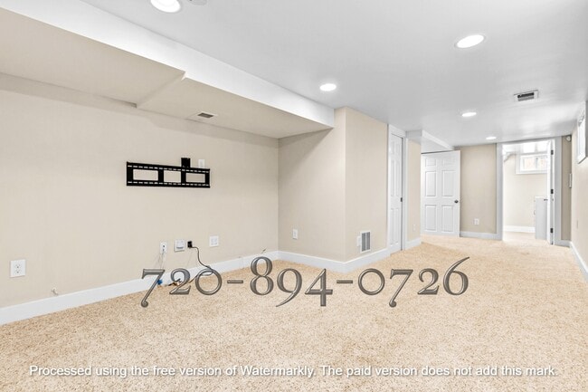 Building Photo - 4633 W 30th Ave