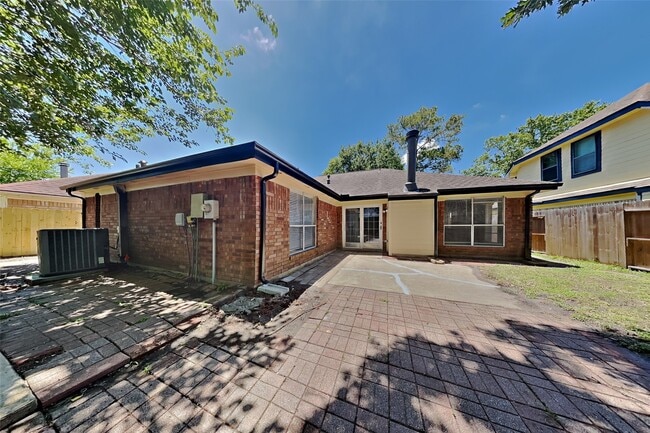 Building Photo - 2314 Pebbledowne Cir