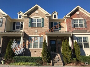 Building Photo - Great Location! Elegant 3 Story 4 Bedroom ...