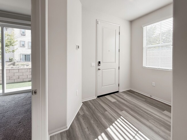 Building Photo - ~ AVAILABLE NOW ~ New Construction Home for Rent in the NEW Heirloom Farms Community in Temecula!