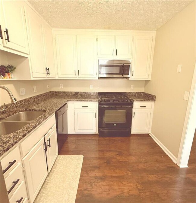 Building Photo - 419 Etowah Valley Way