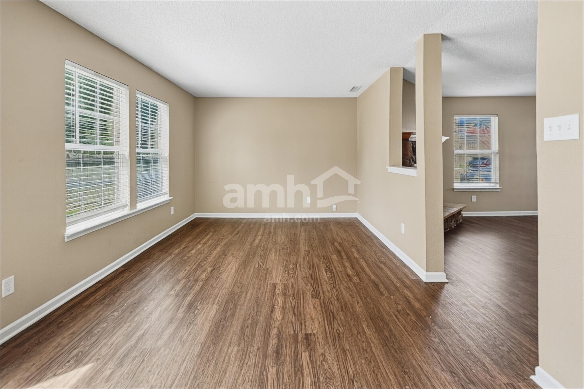Building Photo - 10981 Clear Spring Dr