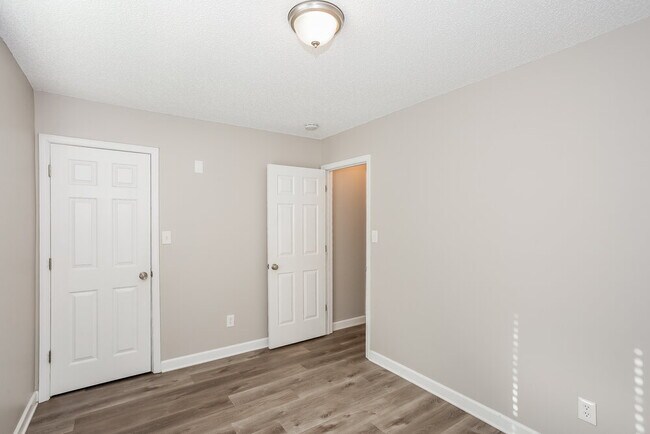 Building Photo - 4905 Aldersbrook Dr