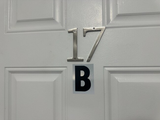 Building Photo - 9 Bentley Ave