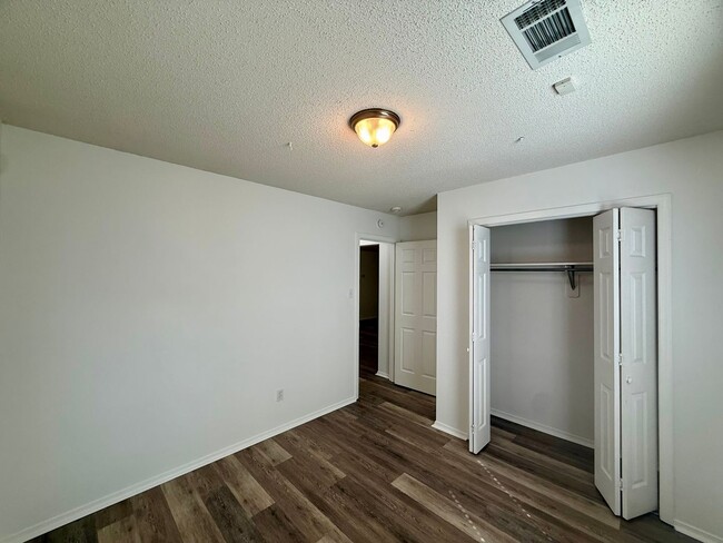 Building Photo - 1015 Allyson Ave