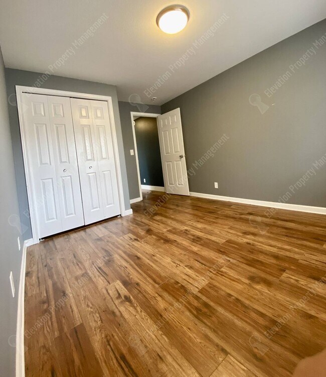 Building Photo - Updated 3BR - 2BA Gardener's Dream, w/ RV parking