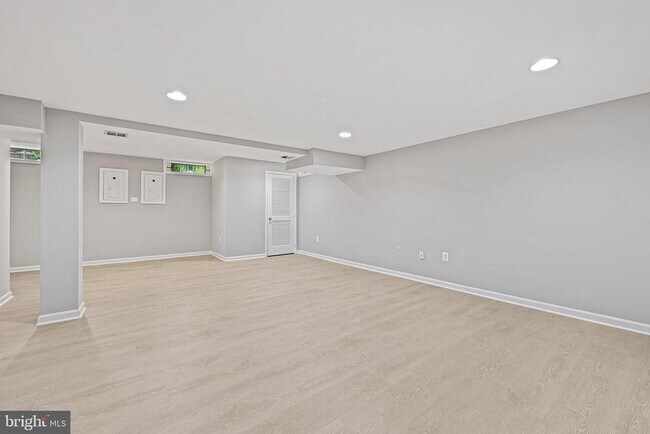 Building Photo - 9760 Hatmark Ct