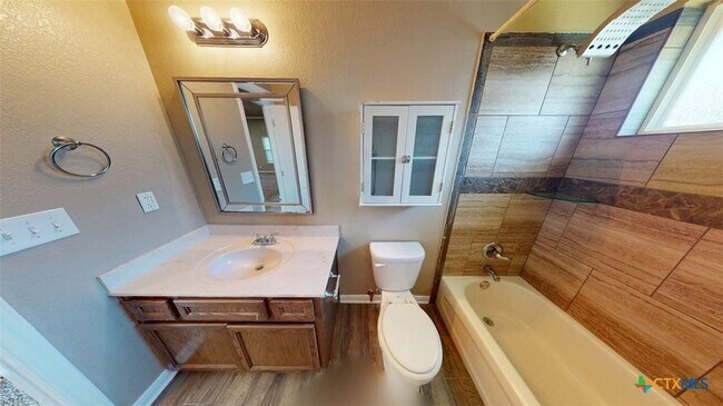 Building Photo - 307 Dober St