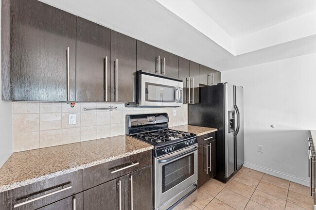 Building Photo - 125 70th St