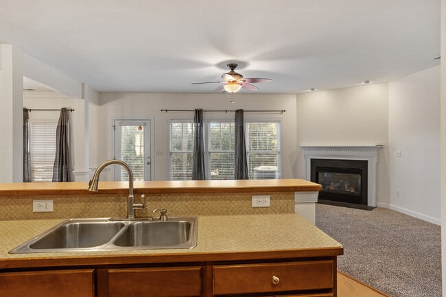 Building Photo - 8105 Satillo Ln