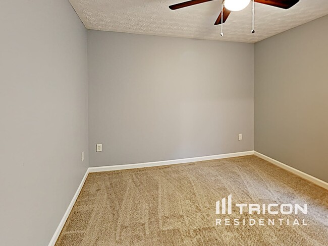 Building Photo - 1038 Wedgewood Ct NE